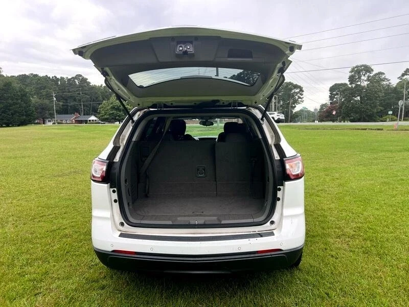 2017 Chevrolet Traverse - Image 11 of 20