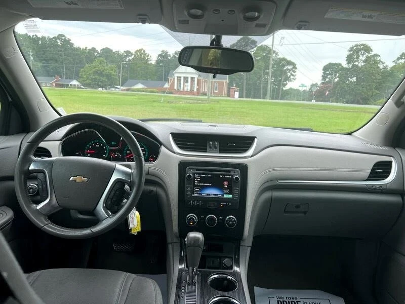 2017 Chevrolet Traverse - Image 15 of 20
