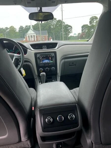 2017 Chevrolet Traverse - Image 16 of 20