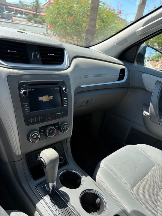 2017 Chevrolet Traverse - Image 7 of 8