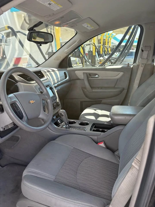 2017 Chevrolet Traverse - Image 5 of 8