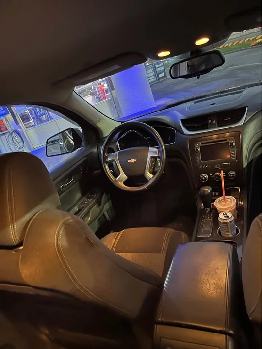2017 Chevrolet Traverse - Image 2 of 7