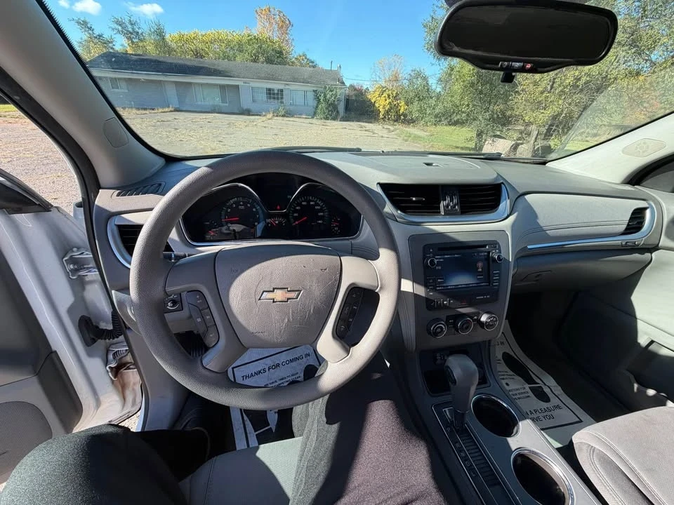 2017 Chevrolet Traverse - Image 9 of 15