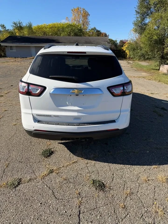 2017 Chevrolet Traverse - Image 8 of 15