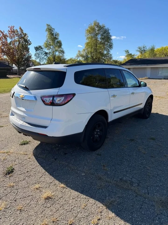 2017 Chevrolet Traverse - Image 6 of 15