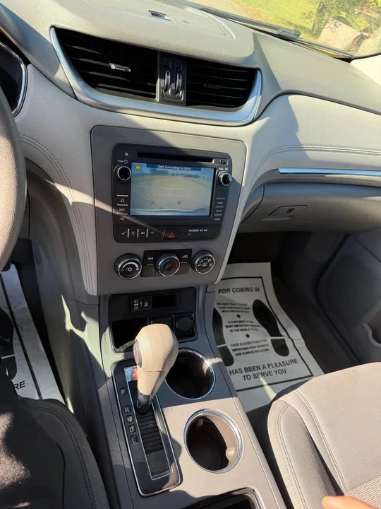 2017 Chevrolet Traverse - Image 10 of 15