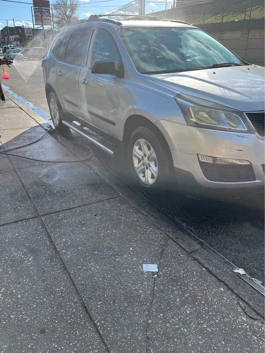 2017 Chevrolet Traverse - Image 2 of 8