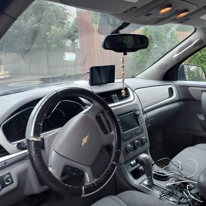 2017 Chevrolet Traverse - Image 4 of 8