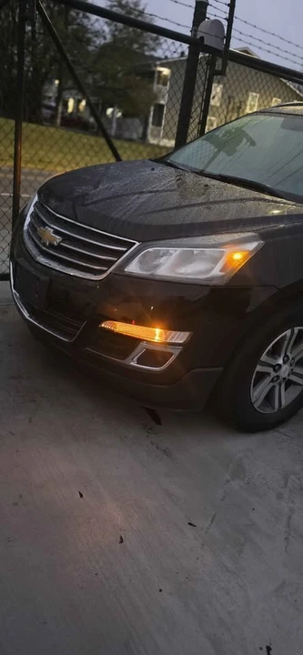 2017 Chevrolet Traverse - Image 2 of 13
