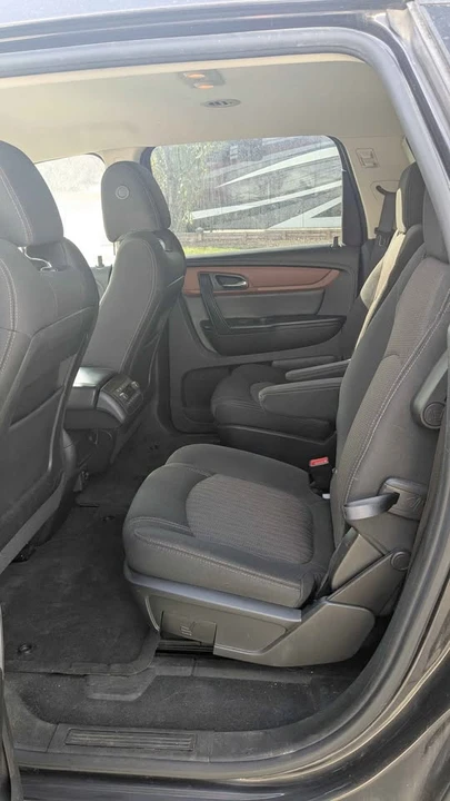 2017 Chevrolet Traverse - Image 9 of 11