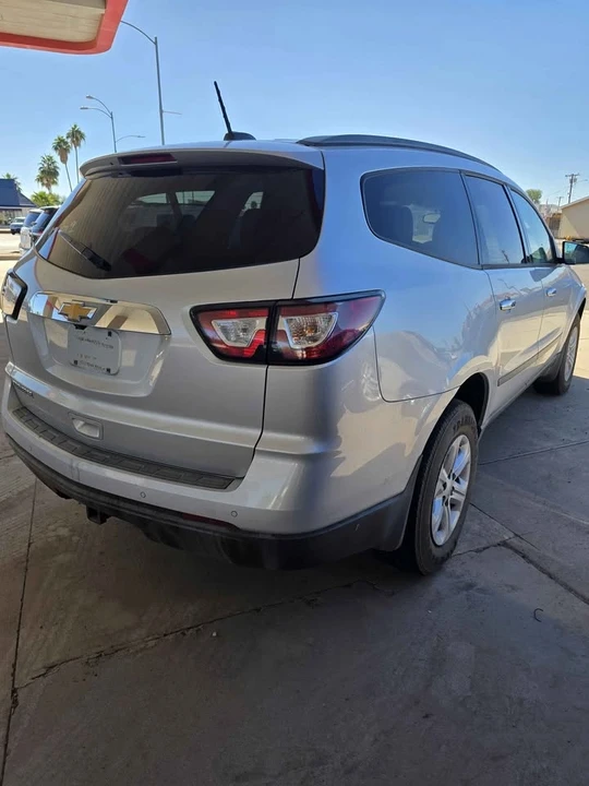 2017 Chevrolet Traverse - Image 2 of 7
