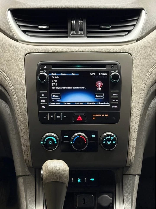 2017 Chevrolet Traverse - Image 11 of 18