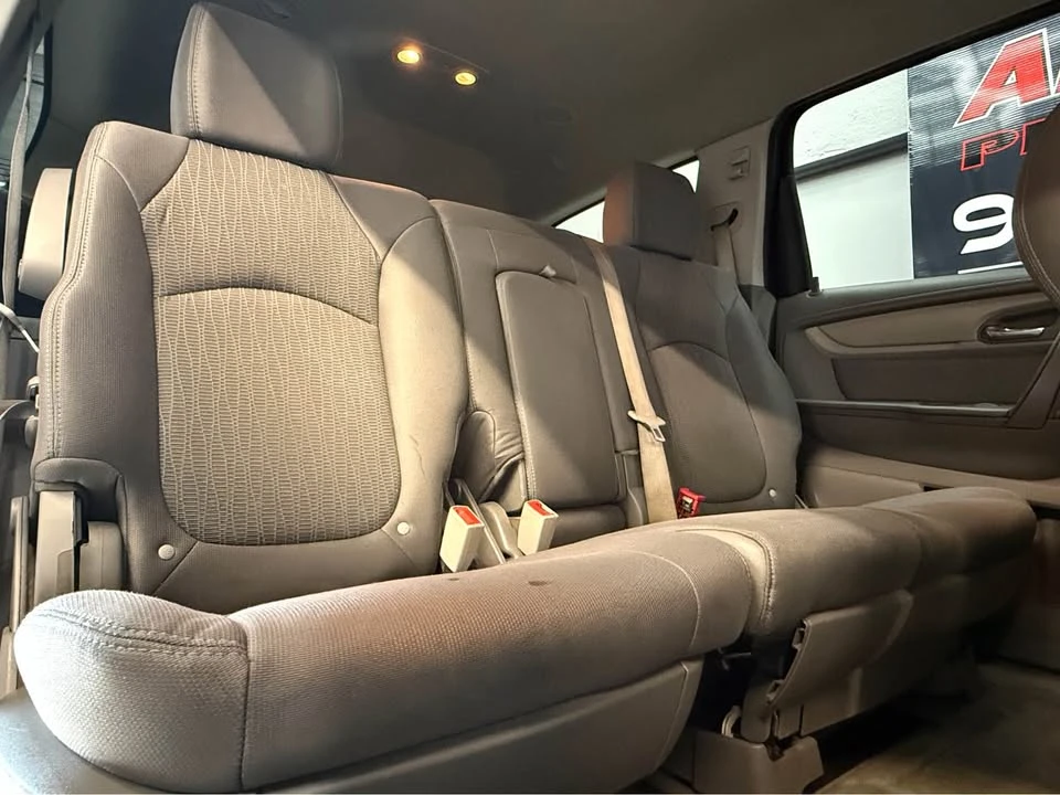 2017 Chevrolet Traverse - Image 8 of 18