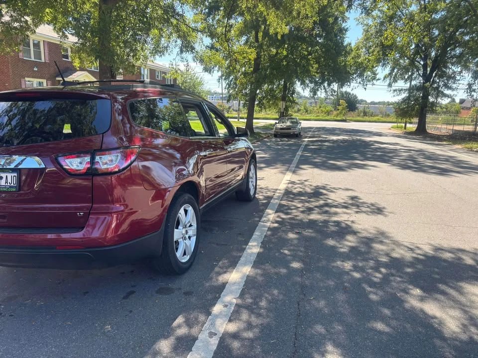 2017 Chevrolet Traverse - Image 6 of 7