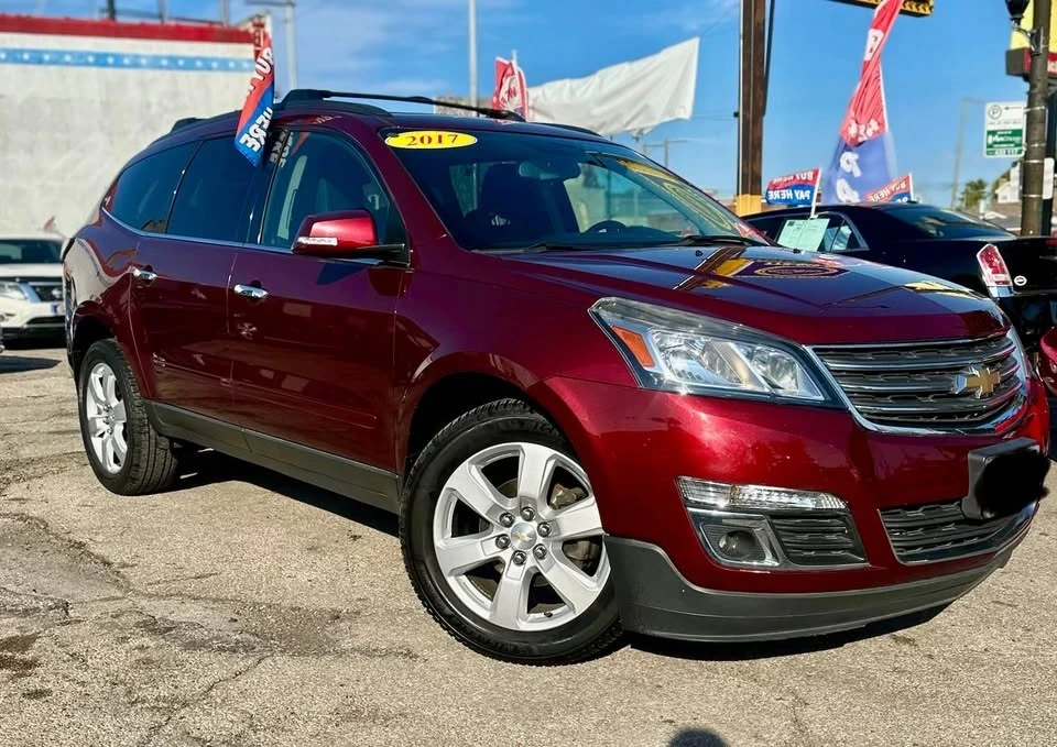 2017 Chevrolet Traverse - Image 2 of 8