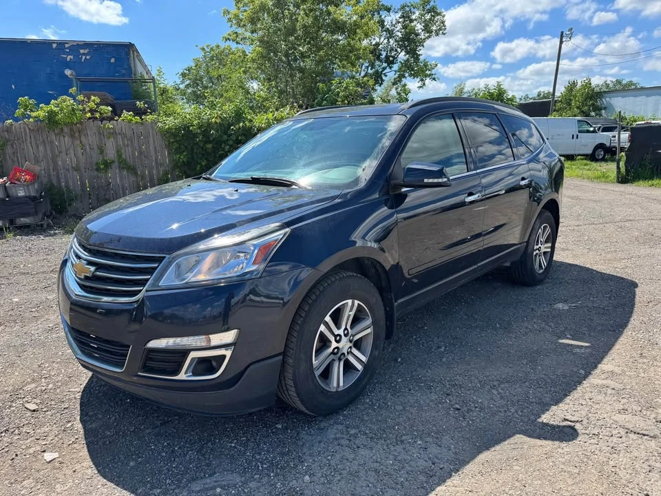 2017 Chevrolet Traverse - Image 2 of 8