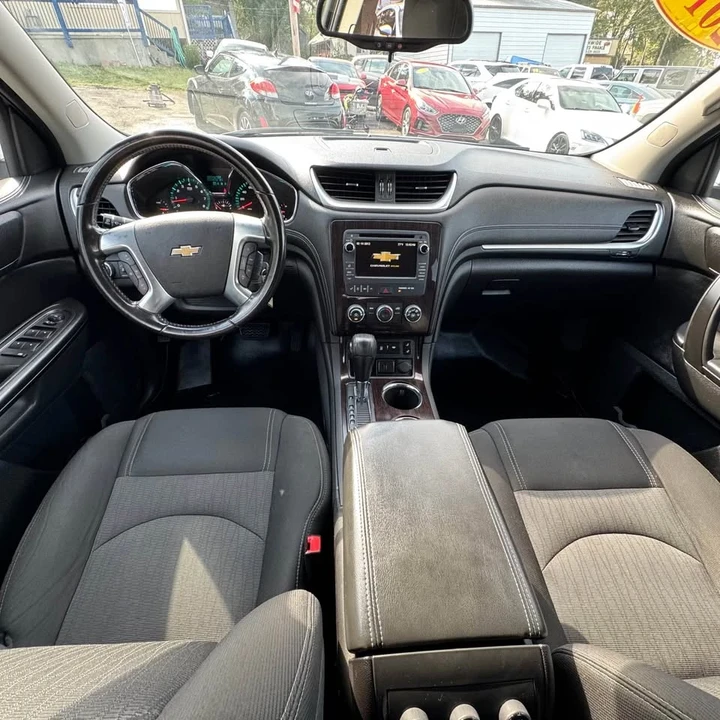2017 Chevrolet Traverse - Image 13 of 17