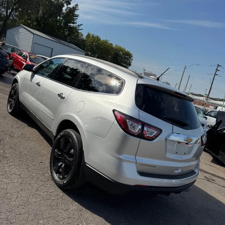 2017 Chevrolet Traverse - Image 7 of 17