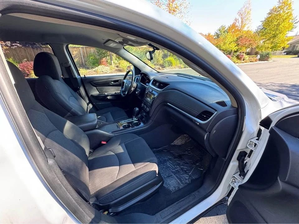 2017 Chevrolet Traverse - Image 13 of 15