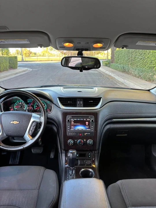 2017 Chevrolet Traverse - Image 9 of 15