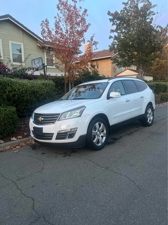 2017 Chevrolet Traverse - Image 2 of 19