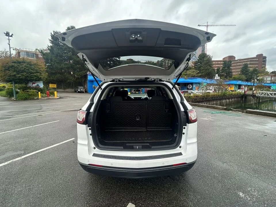2017 Chevrolet Traverse - Image 12 of 17