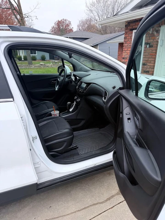 2017 Chevrolet Trax - Image 11 of 17