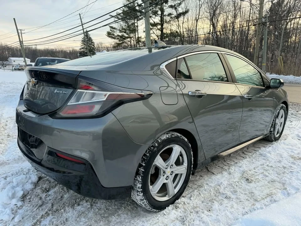 2017 Chevrolet Volt - Image 7 of 16