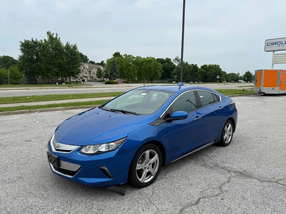2017 Chevrolet Volt - Image 2 of 11