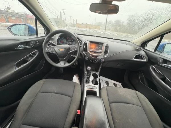 2017 Chevrolet Cruze - Image 7 of 10