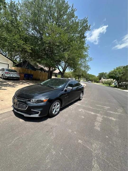 2017 Chevrolet Malibu - Image 2 of 4