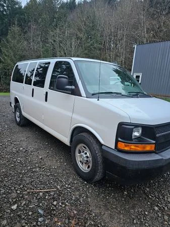 2017 Chevrolet Express - Image 8 of 9