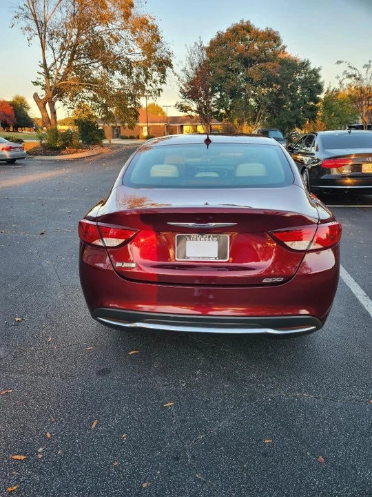 2017 Chrysler 200 - Image 15 of 18