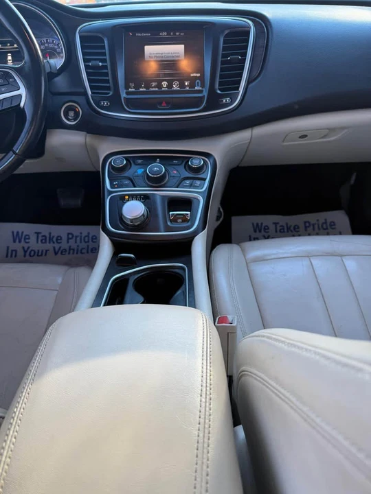 2017 Chrysler 200 - Image 7 of 17