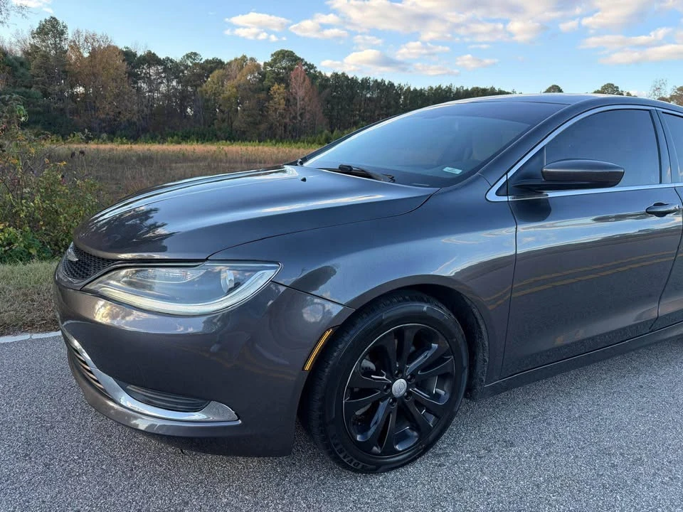 2017 Chrysler 200 - Image 3 of 17
