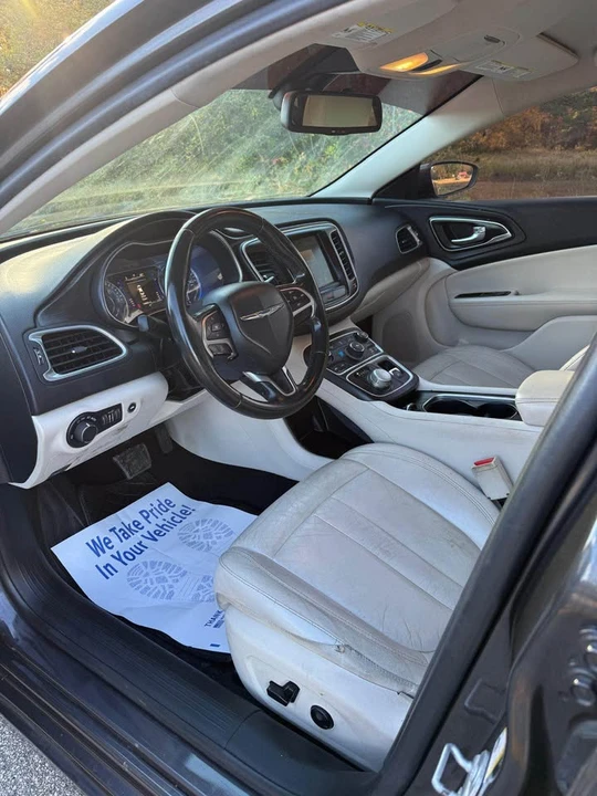 2017 Chrysler 200 - Image 5 of 17