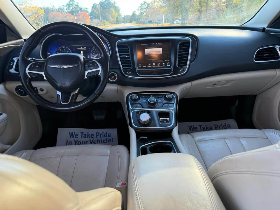 2017 Chrysler 200 - Image 9 of 17