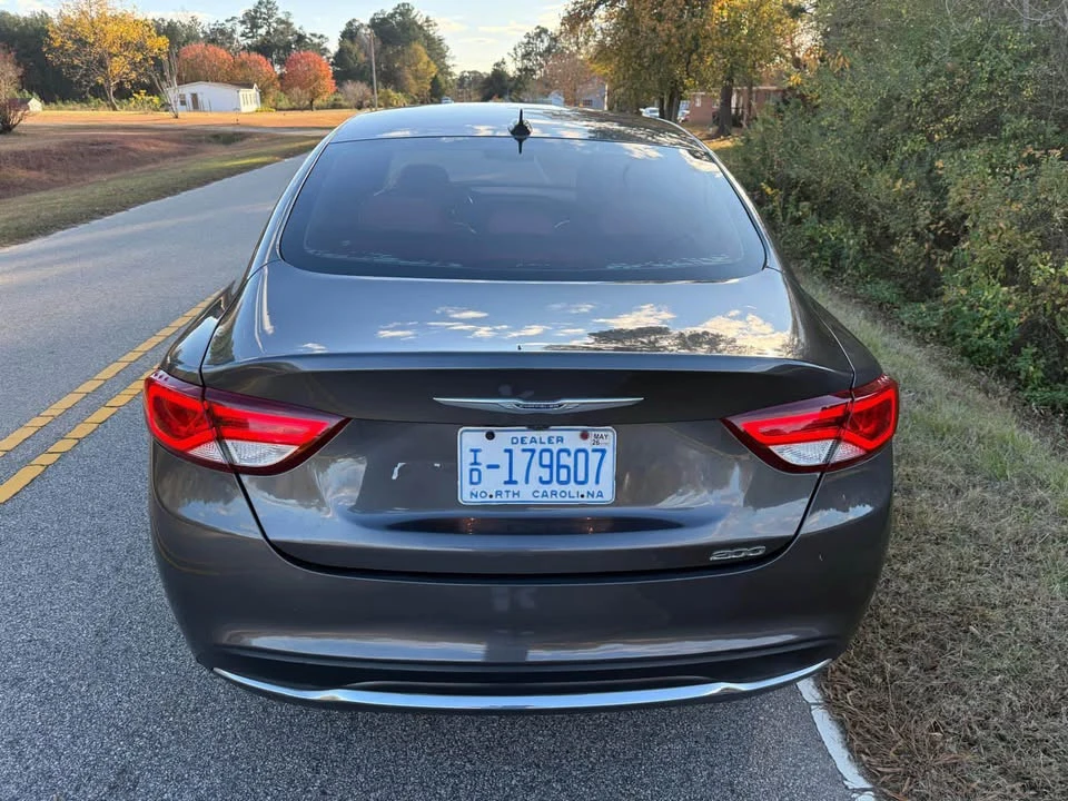 2017 Chrysler 200 - Image 13 of 17