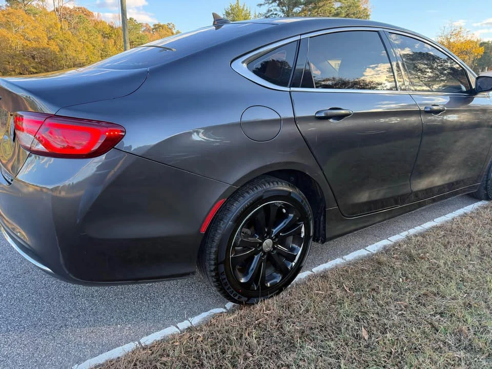 2017 Chrysler 200 - Image 14 of 17