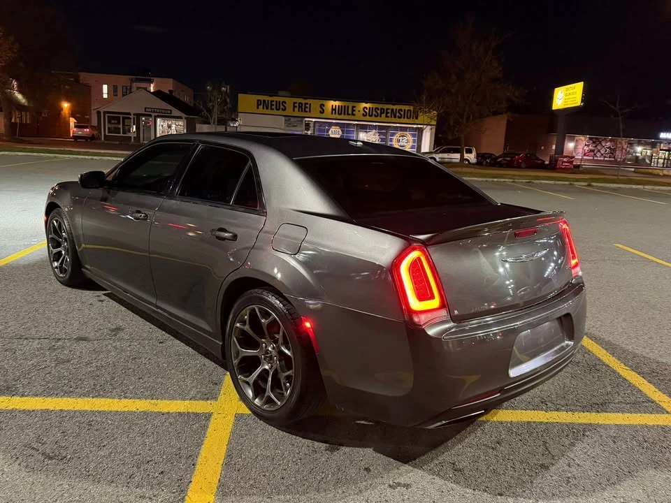 2017 Chrysler 300 (2005-2023) - Image 8 of 14