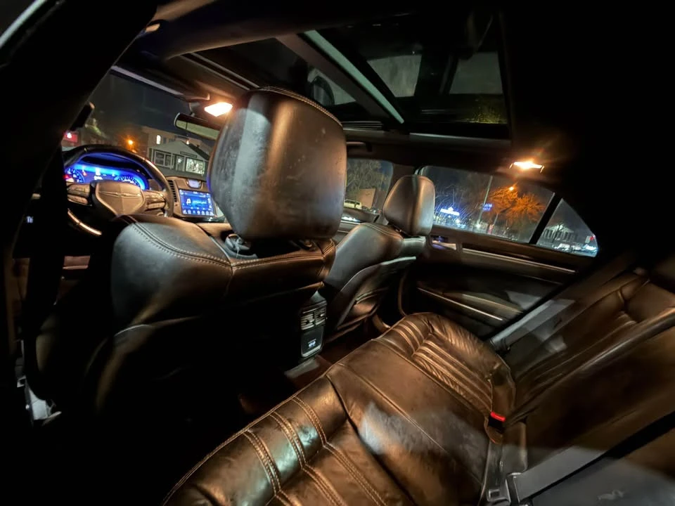 2017 Chrysler 300 (2005-2023) - Image 12 of 14