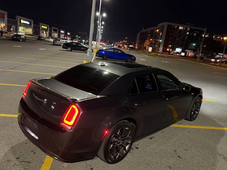 2017 Chrysler 300 (2005-2023) - Image 3 of 16
