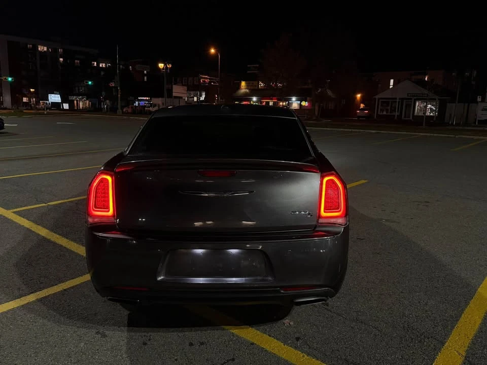 2017 Chrysler 300 (2005-2023) - Image 4 of 14