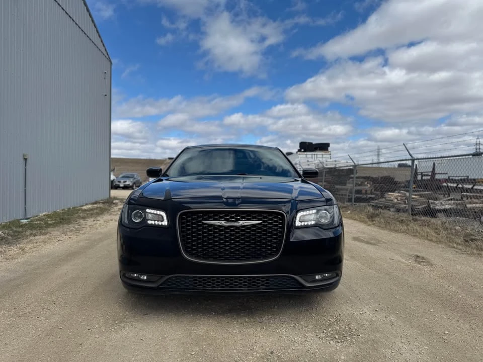 2017 Chrysler 300 (2005-2023) - Image 2 of 19