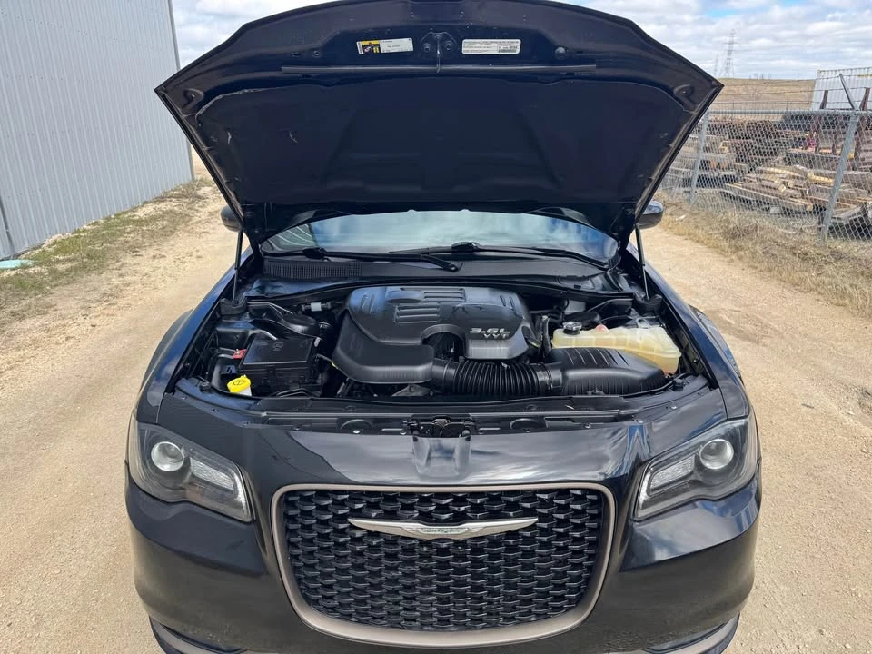 2017 Chrysler 300 (2005-2023) - Image 17 of 19