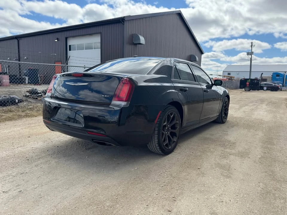 2017 Chrysler 300 (2005-2023) - Image 5 of 19