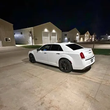 2017 Chrysler 300C Platinum