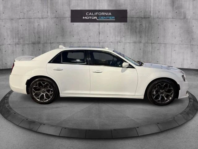 2017 Chrysler 300 (2005-2023) - Image 4 of 21