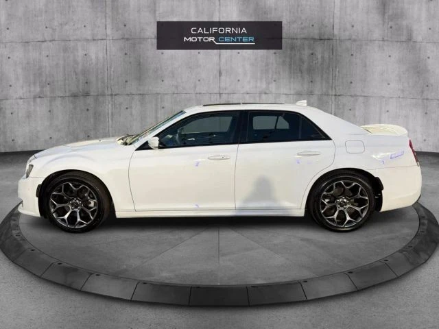 2017 Chrysler 300 (2005-2023) - Image 8 of 21