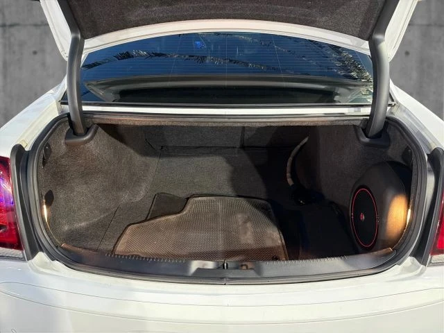 2017 Chrysler 300 (2005-2023) - Image 13 of 21